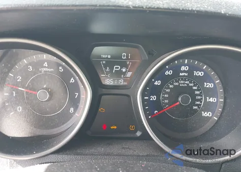 2016 Hyundai Elantra Value Edition z USA, uszkodzony, nr VIN 5NPDH4AE3GH745964